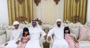 سعيد وسط أسرته