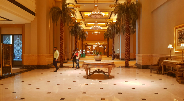 الفنادق في الإمارات