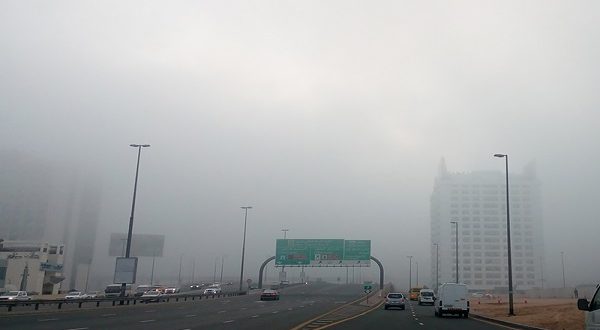 المركز الوطني للأرصاد الجوية يحذر من تدني مدى الرؤية الأفقية بسبب الضباب
