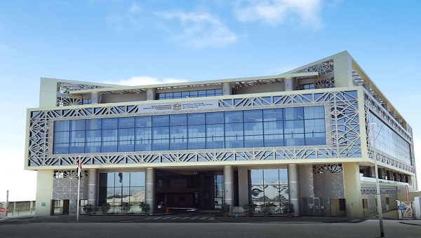 "التوطين" تدعو إلى أخذ الحيطة والحذر في مواقع العمل اليوم وغداً