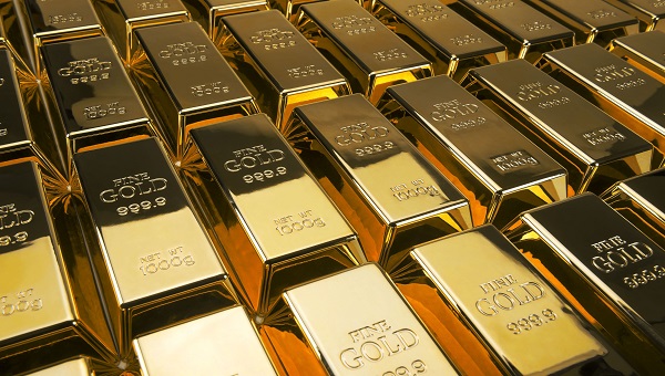 تراجع أسعار الذهب بعد ارتفاعها بأكثر من 2%