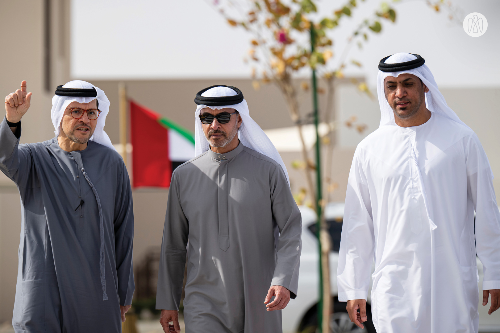 بالصور: هزاع بن زايد يتفقد سير العمل في مشروعي النباغ والعامرة السكنيين