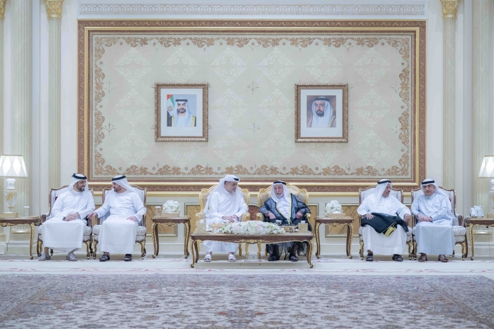 بالفيديو: حاكم الشارقة يستقبل المهنئين بشهر رمضان المبارك
