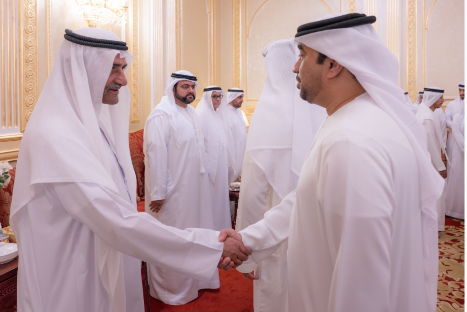 بالفيديو: حمد الشرقي يستقبل المهنئين بشهر رمضان بحضور ولي عهد الفجيرة
