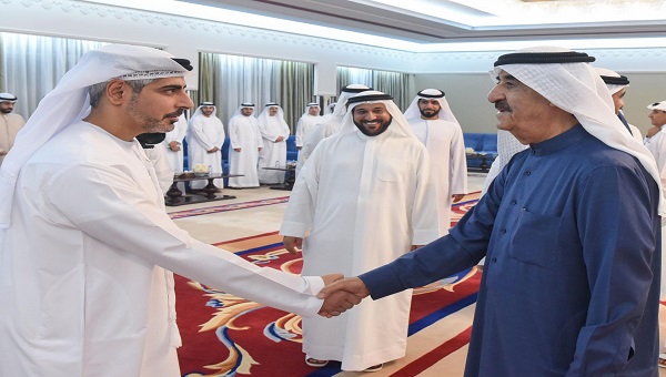 حاكم أم القيوين يستقبل وزير الموارد البشرية وجمع من المهنئين بمناسبة شهر رمضان