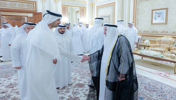 بالفيديو: حاكم الشارقة يواصل استقبال المهنئين في شهر رمضان