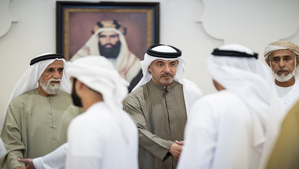 بالفيديو والصور.. هزاع بن زايد يعزي في وفاة مريم محمد سالمين رحمه الله الشامسي