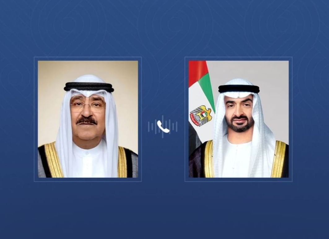 رئيس الدولة يبحث هاتفيا مع أمير الكويت تطورات الأوضاع في المنطقة