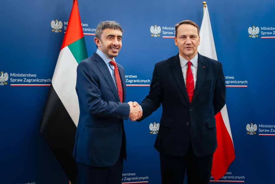 بالفيديو: عبدالله بن زايد يلتقي نائب رئيس مجلس الوزراء وزير خارجية بولندا