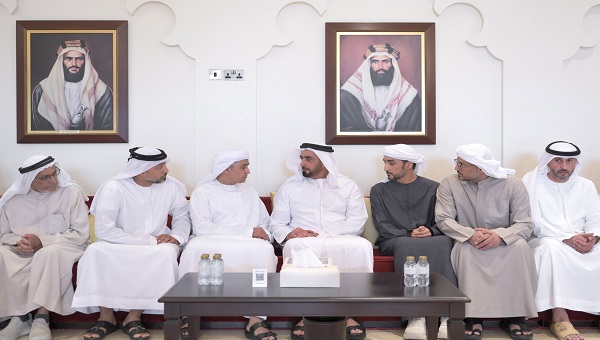 سيف بن زايد يعزي في وفاة علي عبدالله العبيدلي