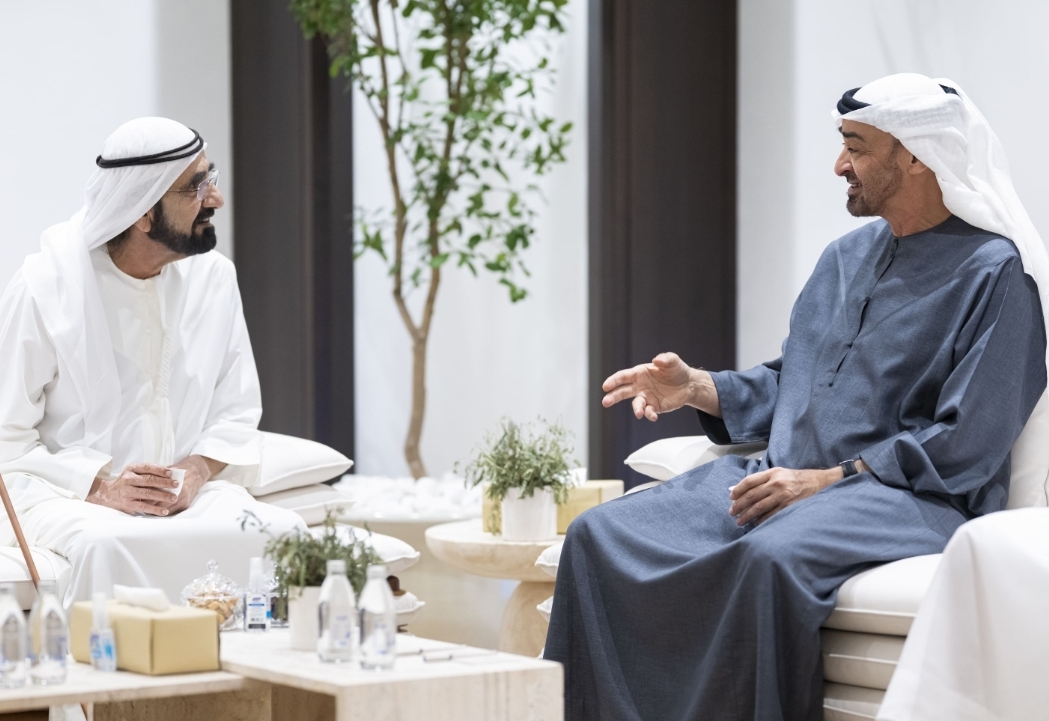 بالفيديو والصور.. رئيس الدولة يلتقي شقيقه محمد بن راشد