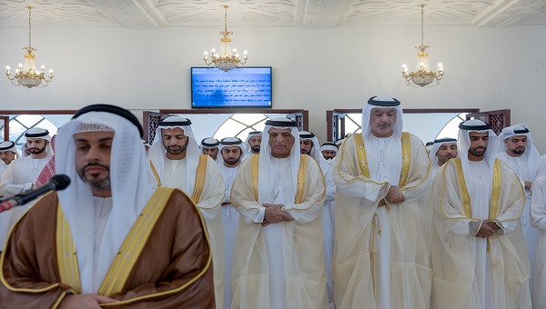 بالفيديو والصور.. حاكم رأس الخيمة يصلي عيد الأضحى في مسجد الشيخ صقر بن محمد القاسمي بالفيديو والصور.. حاكم رأس الخيمة يصلي عيد الأضحى في مسجد الشيخ صقر بن محمد القاسمي