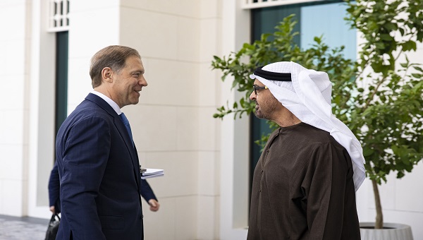 بالصور: رئيس الدولة يستقبل النائب الأول لرئيس وزراء روسيا بالصور: رئيس الدولة يستقبل النائب الأول لرئيس وزراء روسيا