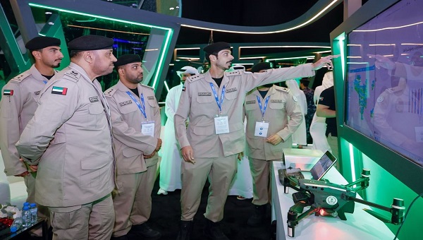 شرطة الشارقة تستعرض أحدث الابتكارات الأمنية والذكاء الاصطناعي في “آيسنار 2026”