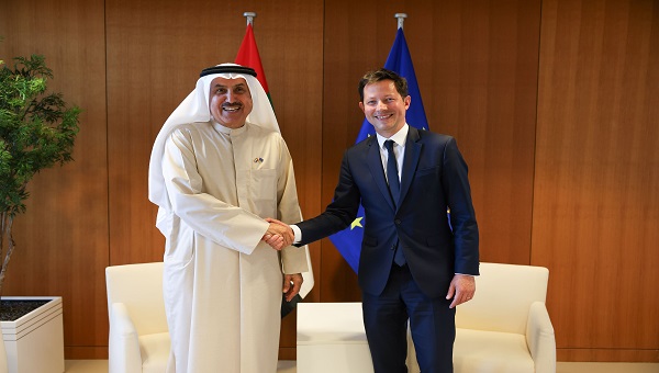 بالفيديو: صقر غباش يبحث مع ممثل أوروبي تطور التعاون الإماراتي الأوروبي في مجال الأمن والتنمية