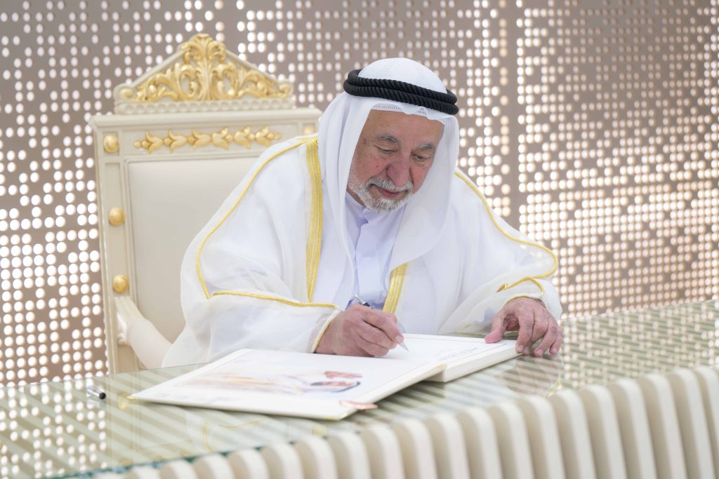 حاكم الشارقة يعتمد ترقية 1519 من الكوادر العسكرية حاكم الشارقة يعتمد ترقية 1519 من الكوادر العسكرية