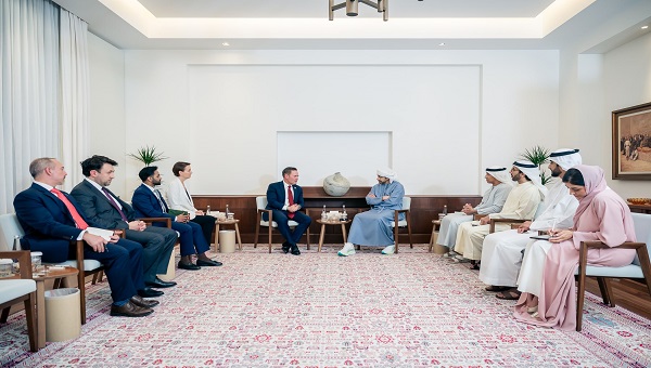 بالفيديو: عبدالله بن زايد يستقبل مندوبة الولايات المتحدة الأمريكية لدى الأمم المتحدة بالفيديو: عبدالله بن زايد يستقبل مندوبة الولايات المتحدة الأمريكية لدى الأمم المتحدة