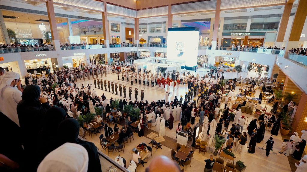 مسيرة لأبطال خط الدفاع الأول في ياس مول تقديراً لجهودهم وتضحياتهم مسيرة لأبطال خط الدفاع الأول في ياس مول تقديراً لجهودهم وتضحياتهم