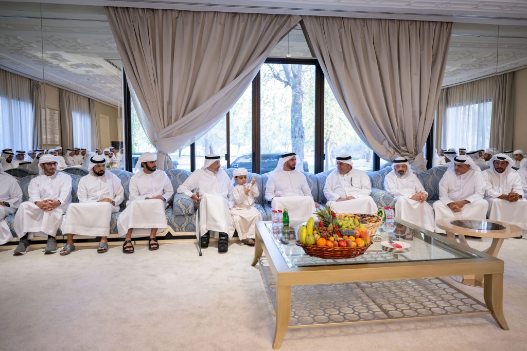 سيف بن زايد يعزي في وفاة خديية بنت همل