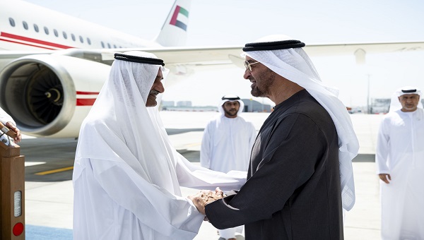بالصور: رئيس الدولة يستقبل حاكم الفجيرة وولي عهده بالصور: رئيس الدولة يستقبل حاكم الفجيرة وولي عهده