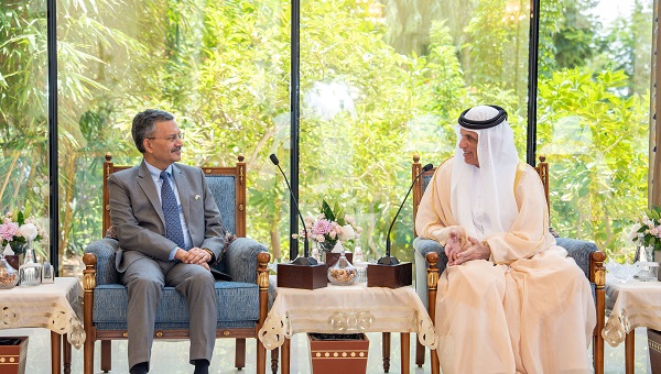 بالفيديو: سعود بن صقر يستقبل سفير الهند لدى الدولة
