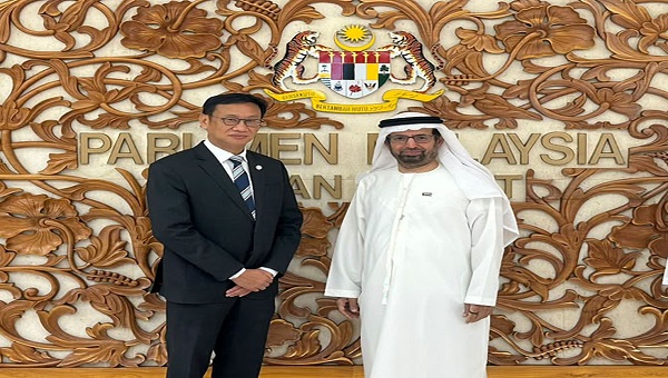 علي النعيمي يجتمع مع رئيس لجنة العلاقات الدولية ببرلمان ماليزيا